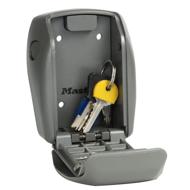 MasterLock - Forsterket Veggmontert Nøkkelboks med 4‑sifret Kode - Game-On.no