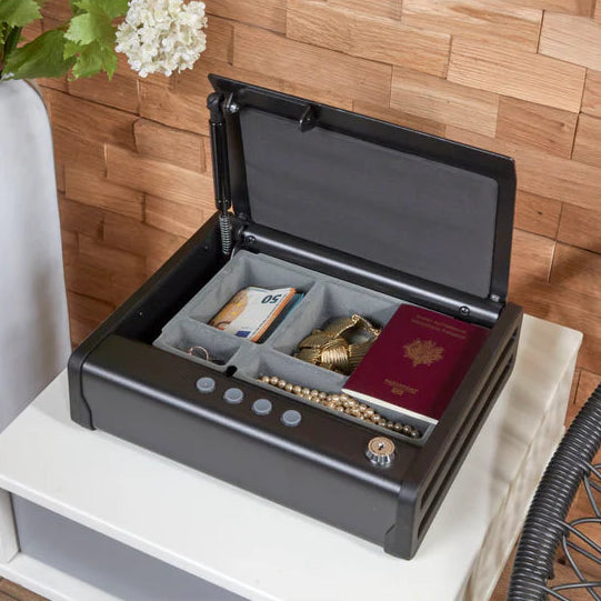 MasterLock - Mini Safe med Fingeravtrykk og Kode - 2.34L - Game-On.no