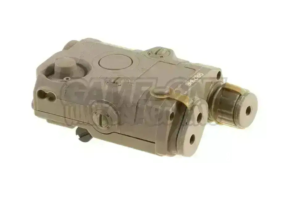 AN/PEQ-15 Batteriboks - FDE - Game-On.no