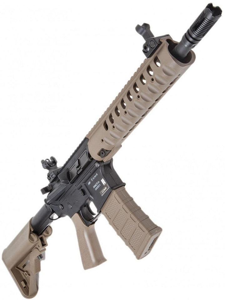 Armalite M15 Light Tactical Carbine - TAN - PAKKE - Game-On.no