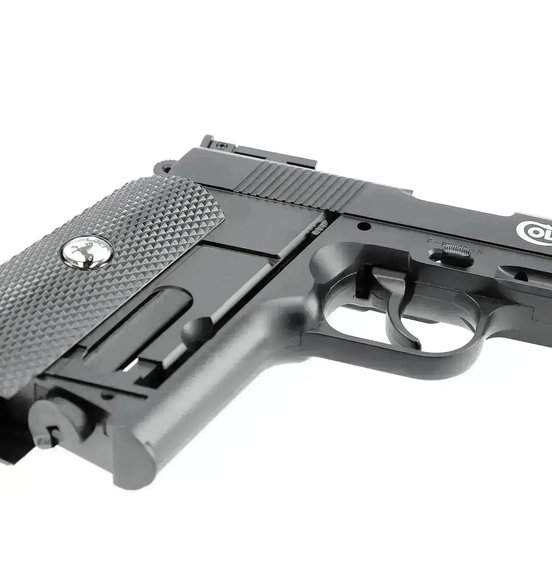 Colt Defender 4.5 mm Co2 Luftpistol Sort – Fullmetall og 16 skudds magasin - Game-On.no