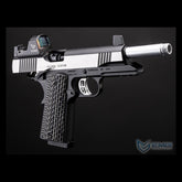 EMG x Kimber Eclipse 1911, med rødpunktsikte, vinklet mot løp