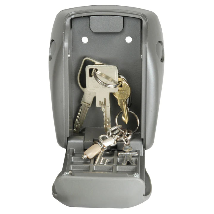 MasterLock - Forsterket Veggmontert Nøkkelboks med 4‑sifret Kode - Game-On.no