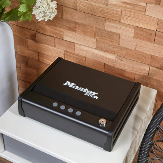 MasterLock - Mini Safe med Fingeravtrykk og Kode - 2.34L - Game-On.no