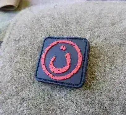 Patch - Nun Nasareer - Svart og Rød - Game-On.no