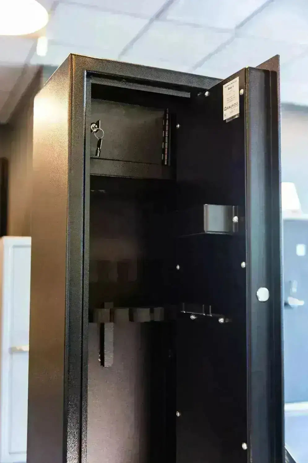 Raufoss Basic 6 våpenskap – sikker og romslig våpenoppbevaring - Game-On.no