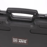 Specna Arms Smart Lett Våpenkoffert 85cm, nærbilde av bærehåndtak og logo